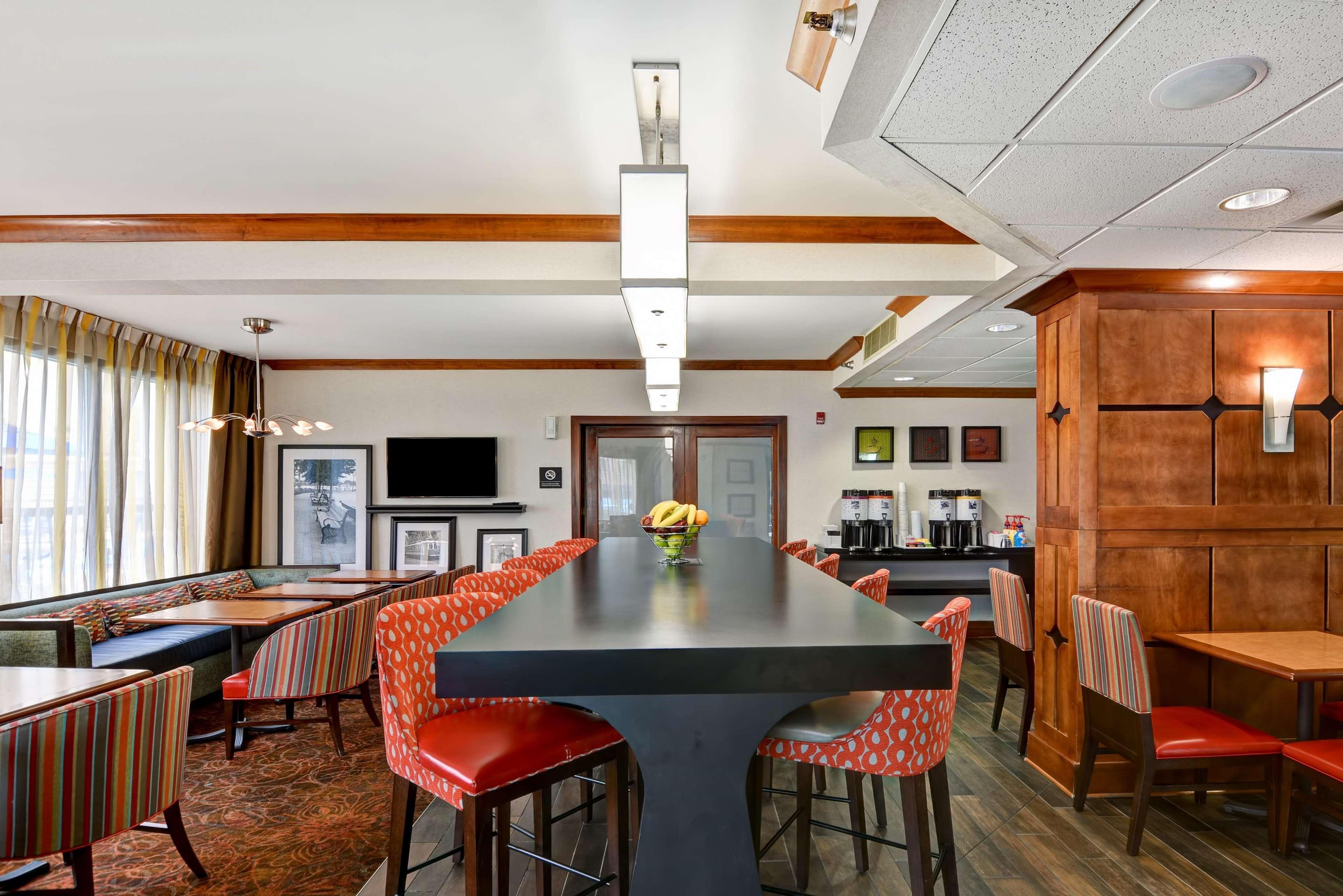 Hampton Inn Memphis Poplar Екстер'єр фото