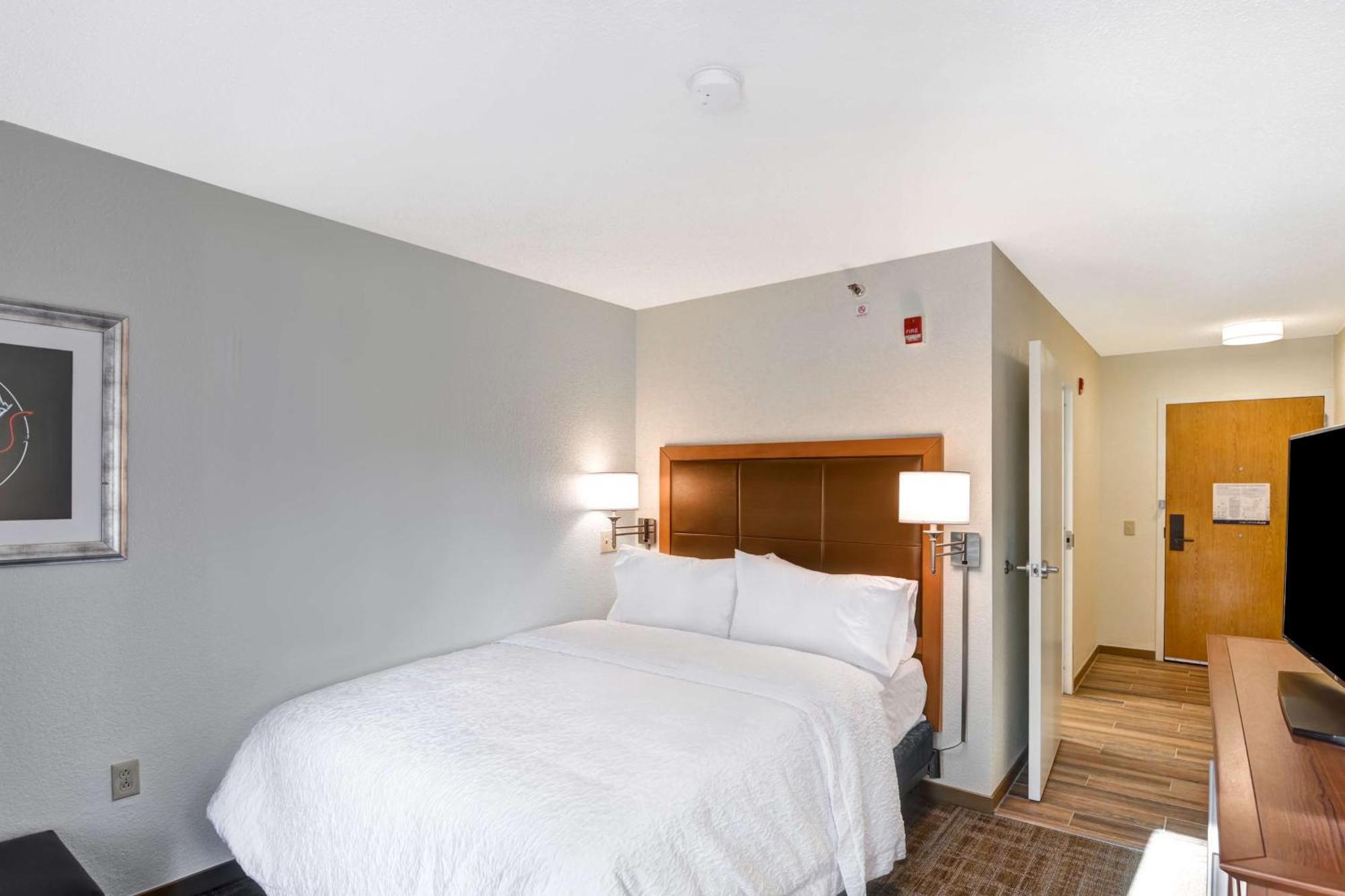 Hampton Inn Memphis Poplar Екстер'єр фото