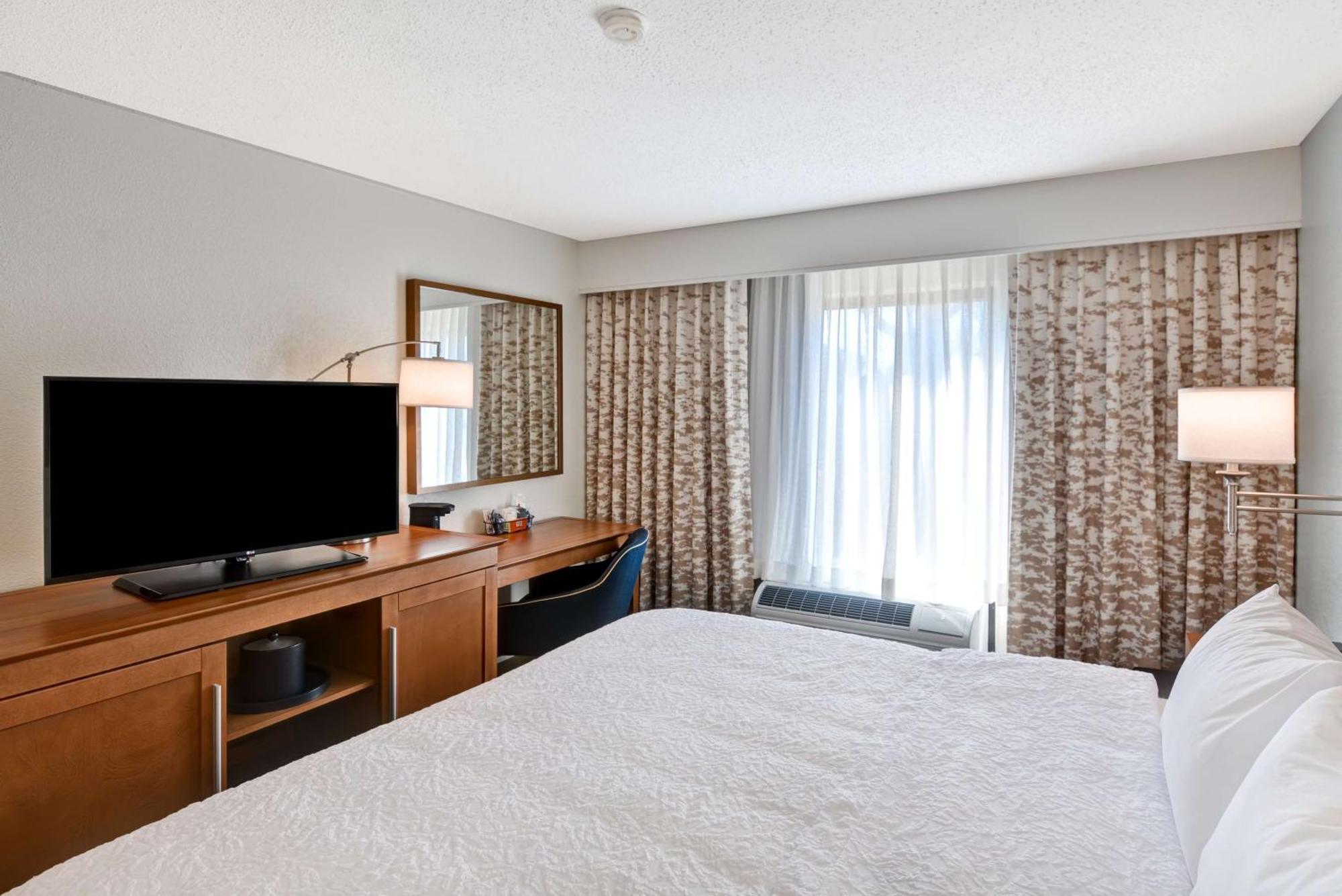 Hampton Inn Memphis Poplar Екстер'єр фото