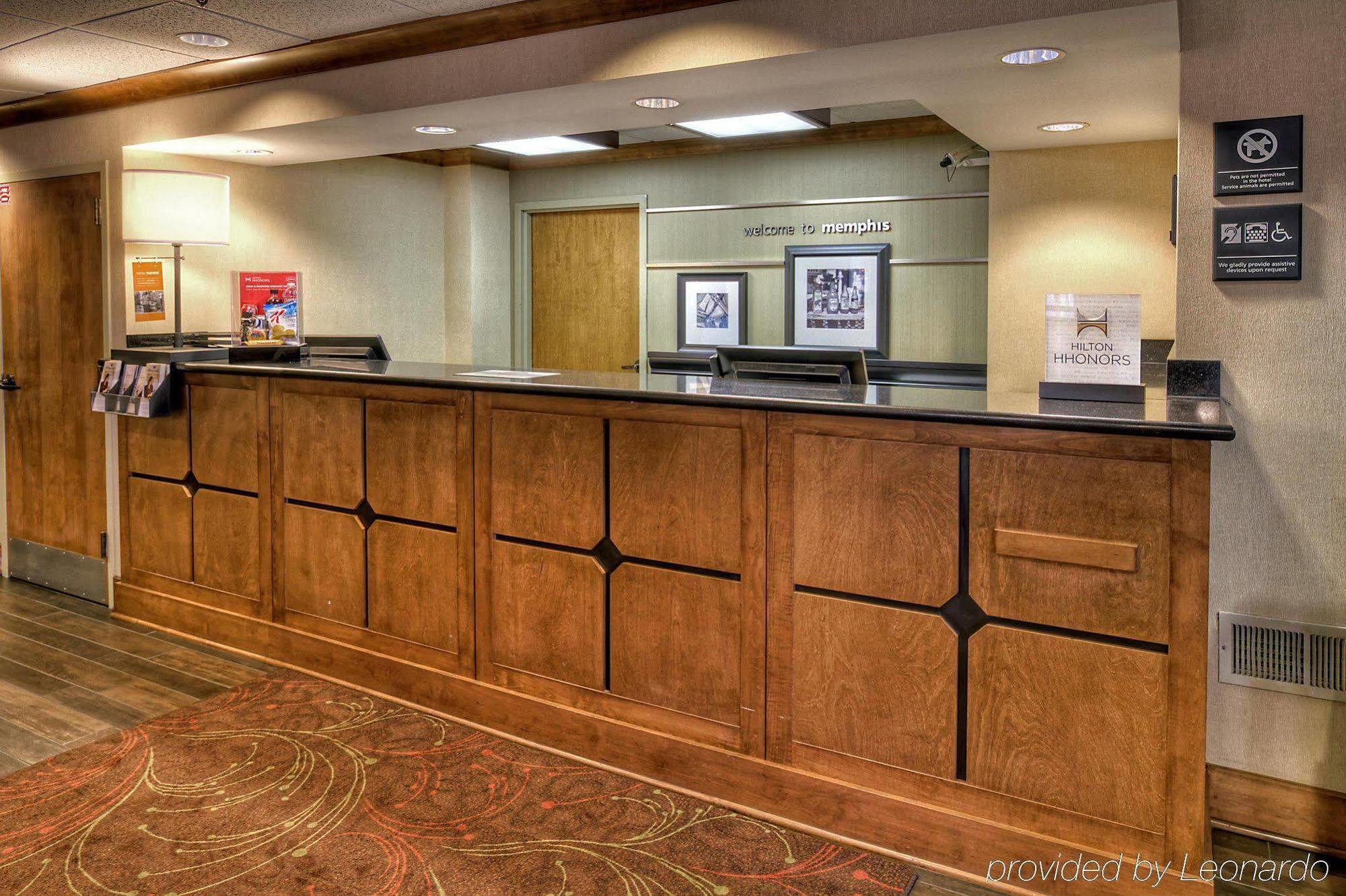 Hampton Inn Memphis Poplar Екстер'єр фото