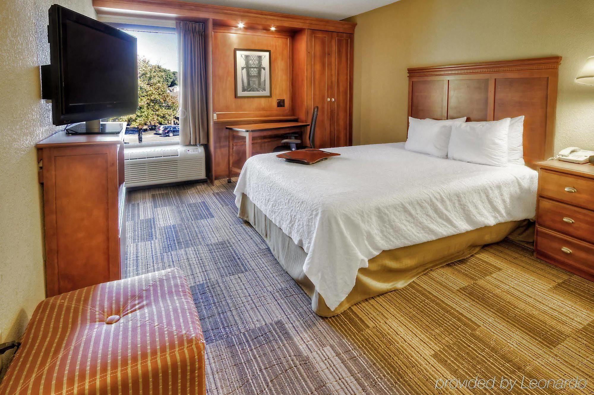 Hampton Inn Memphis Poplar Екстер'єр фото