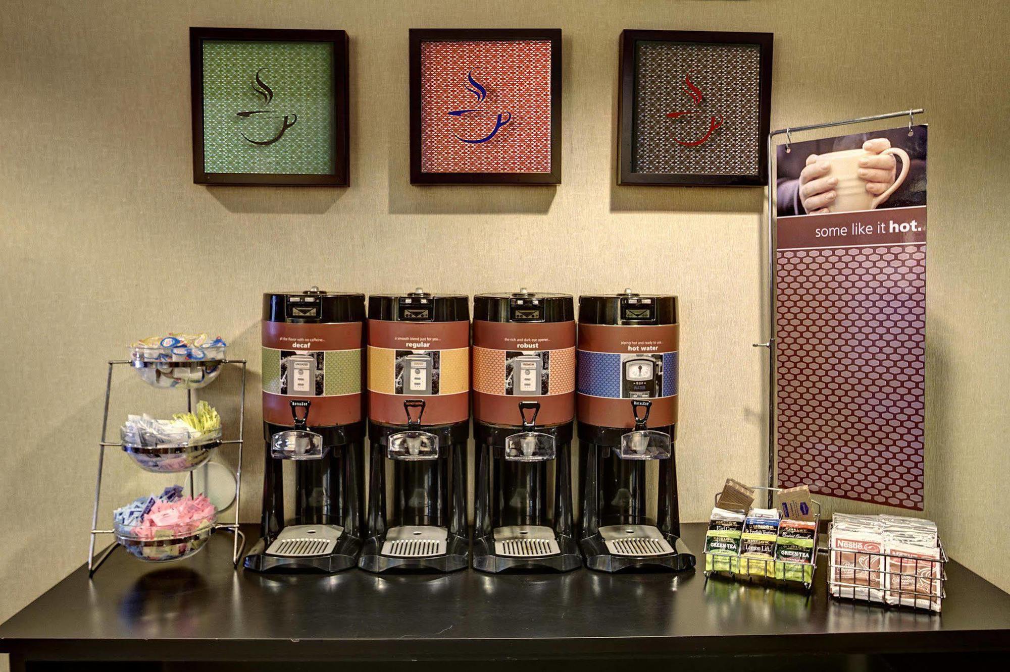 Hampton Inn Memphis Poplar Екстер'єр фото